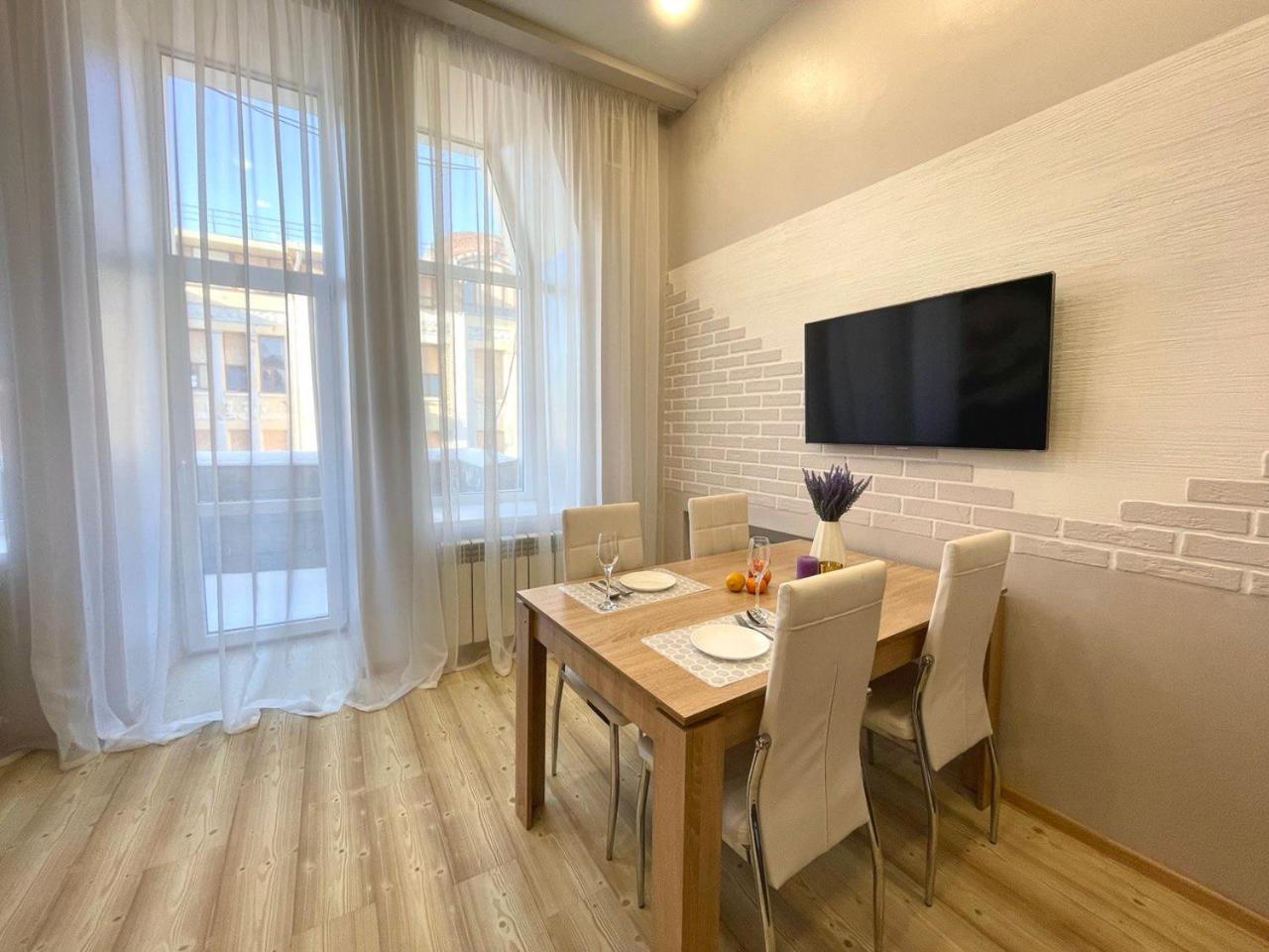 Sumskaya street Apartment Kharkiv Bagian luar foto